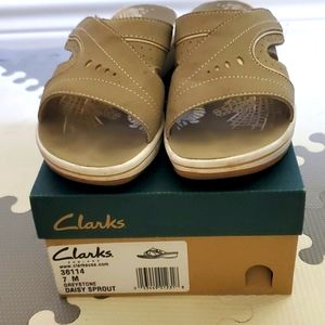 Clarks Daisy Sprout size 7 NEW